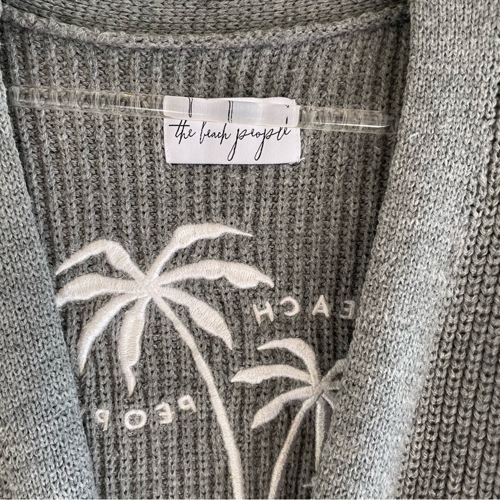 The Beach People Gray Knit Cardigan Size M/L - Picture 4 of 13